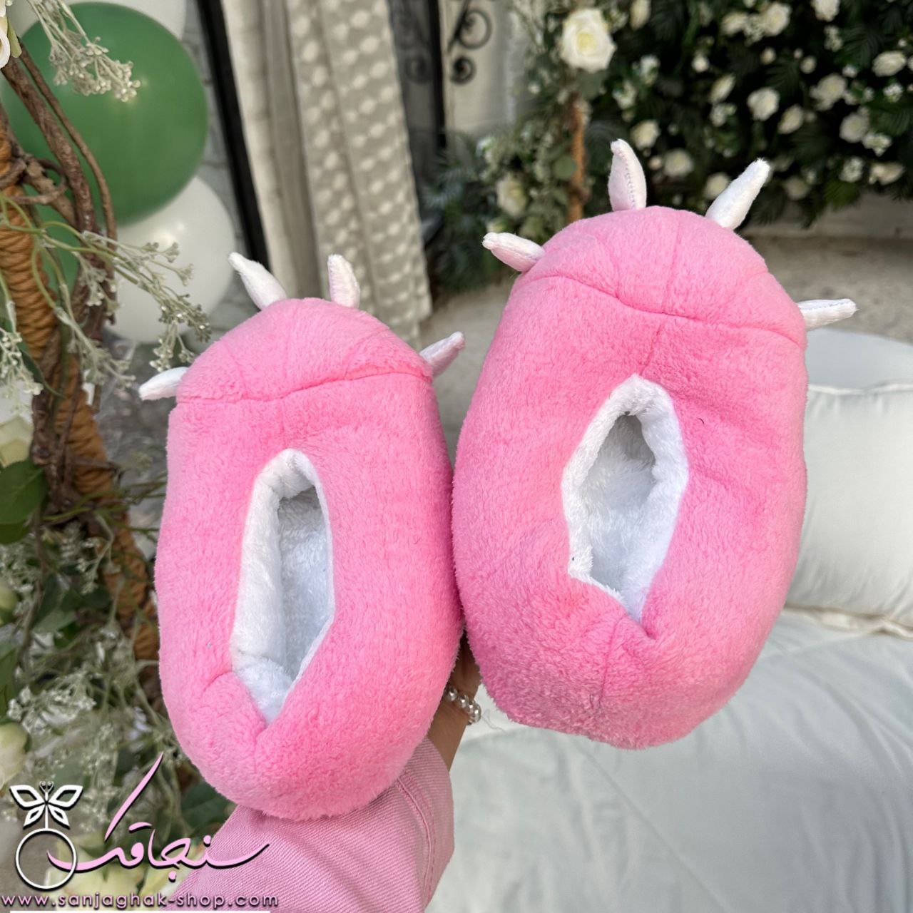 سرهمی و پاپوش دایناسور صورتی