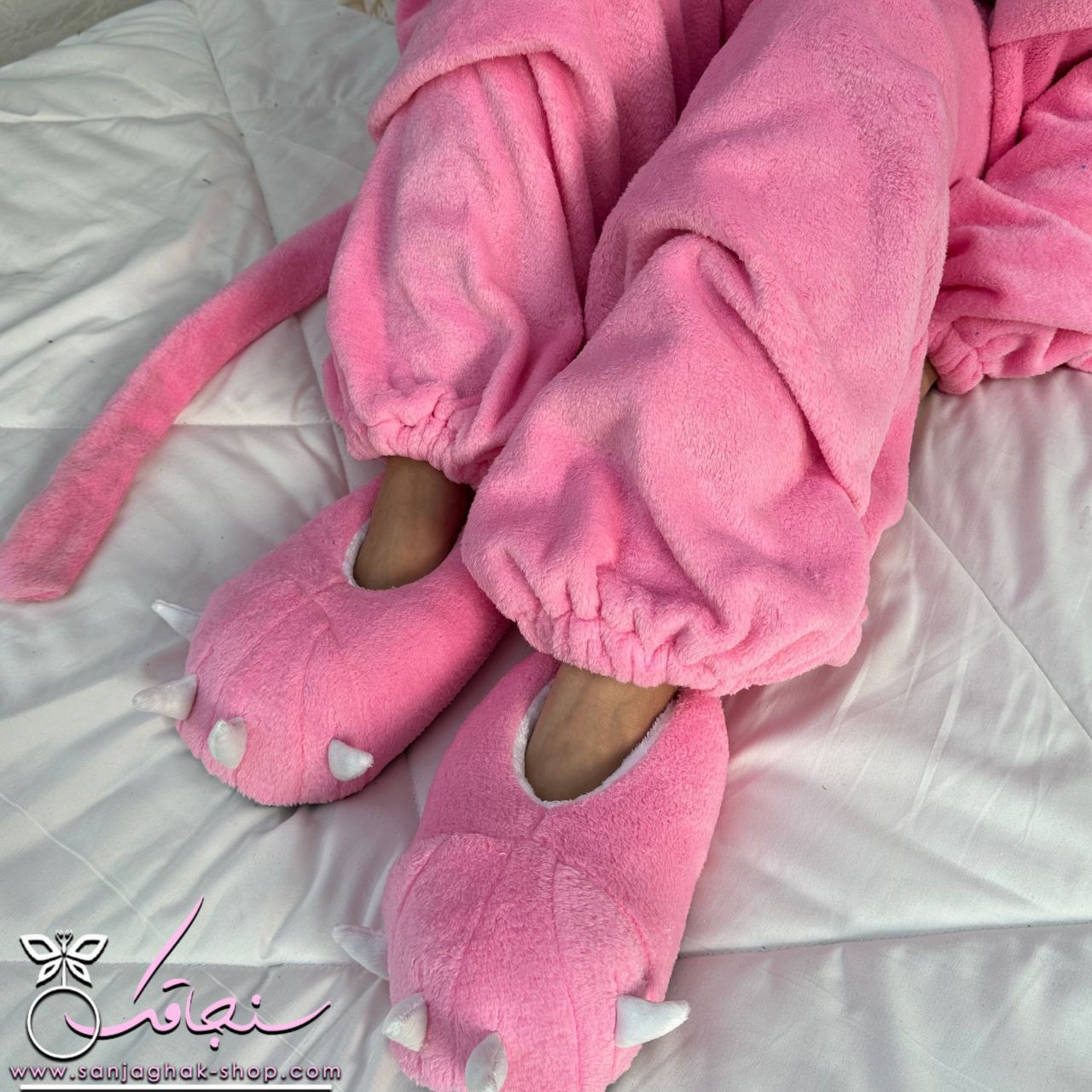 سرهمی و پاپوش پلنگ صورتی